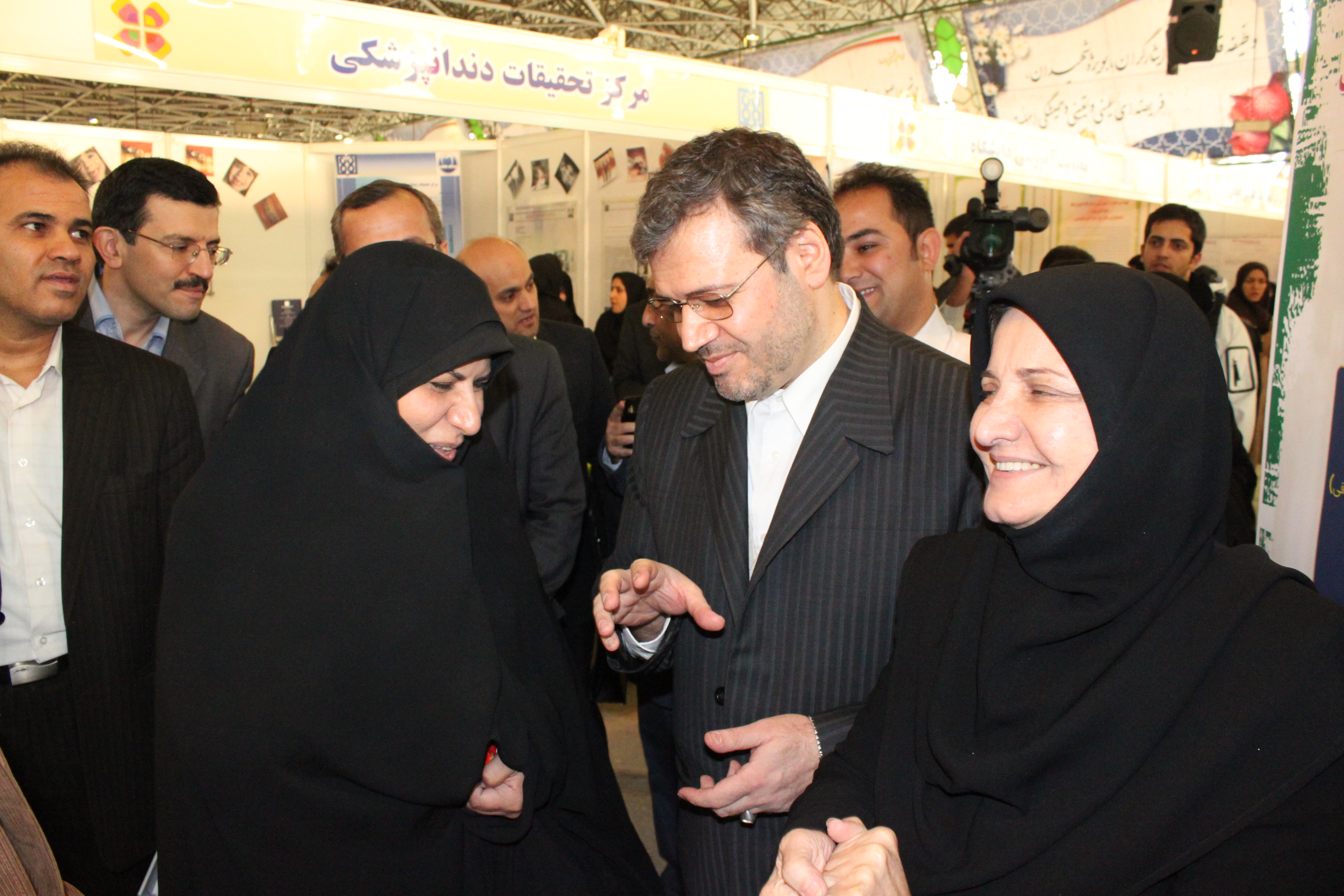 پژوهشگاه علوم غدد ،برگزیده هجدهمین جشنواره تحقیقاتی علوم پزشکی رازی سال 89